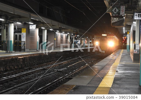 Train who works hard at night Train who works hard at night 39015084