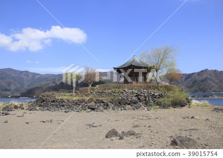 河口湖春天六角堂(2017) 河口湖春天六角堂(2017) 39015754