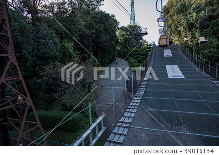 乘坐電梯到愛媛縣的松山城 39016134