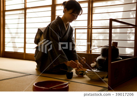 Kimono women Kimono women 39017206