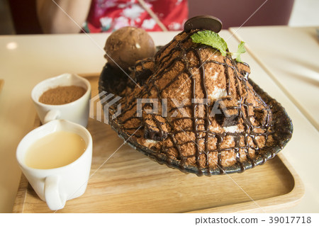 Chocolate bingsu 39017718