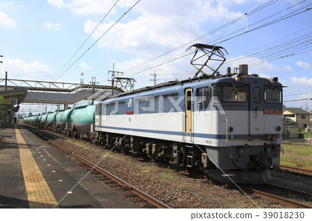 Gasoline freight train detained on Kurano Station side line Gasoline freight train detained on Kurano Station side line 39018230