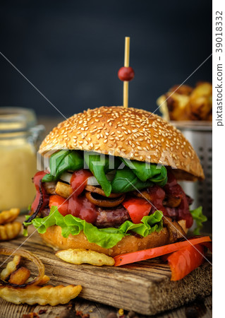 Fresh tasty burger and french fries Fresh tasty burger and french fries 39018332