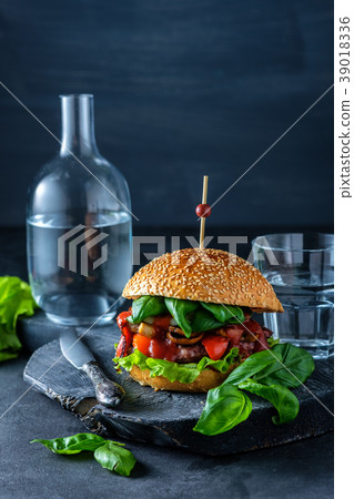 Fresh tasty burger and french fries 39018336