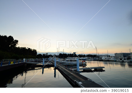 Harbor at dusk 39019015