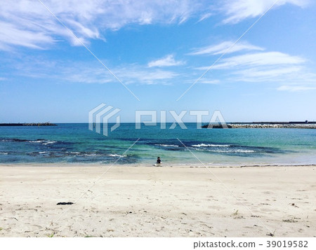 Children playing in Okitsu Beach Katsuura City Chiba Prefecture Children playing in Okitsu Beach Katsuura City Chiba Prefecture 39019582
