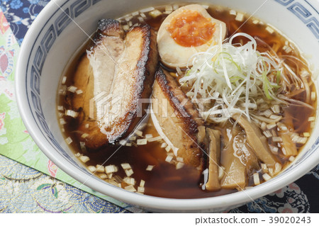 Delicious ramen 39020243