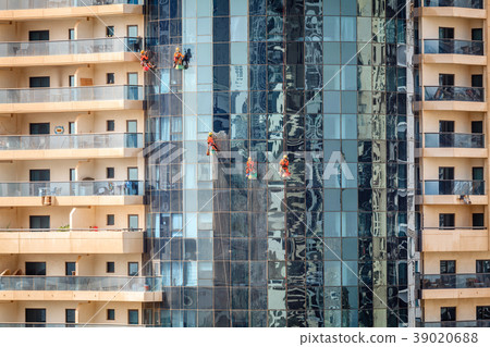Dubai window washers Dubai window washers 39020688