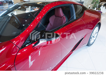 A glamorous, flowing coupe design that pursues a design that balances elegance and function and foresees the future A glamorous, flowing coupe design that pursues a design that balances elegance and function and foresees the future 39022238