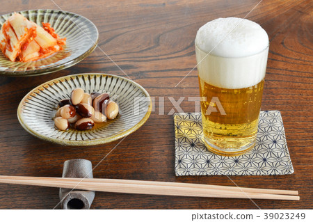 Supper with beer 39023249