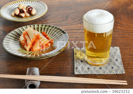 Supper with beer 39023252