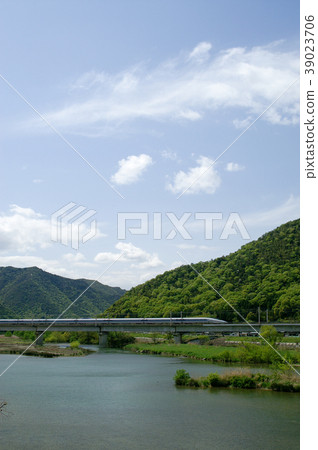 Shinkansen scenery Shinkansen scenery 39023706