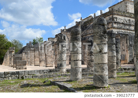 Between the Temple of the Warrior and the Thousand Pillars (Chichen Itza) 39023777