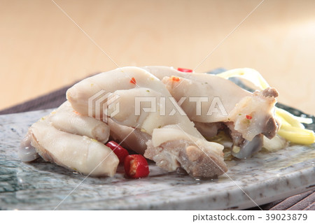 braised pork 39023879