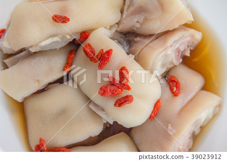 braised pork 39023912