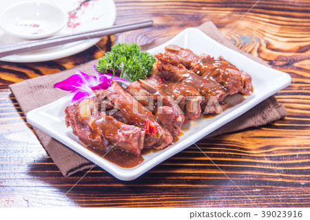 braised pork 39023916