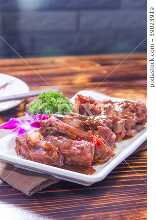 braised pork 39023919