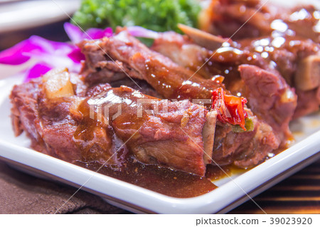 braised pork 39023920