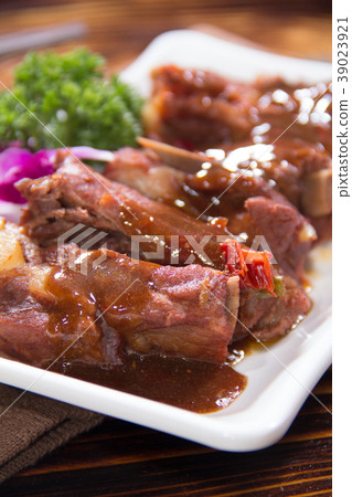 braised pork 39023921
