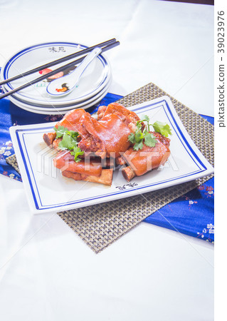 braised pork 39023976