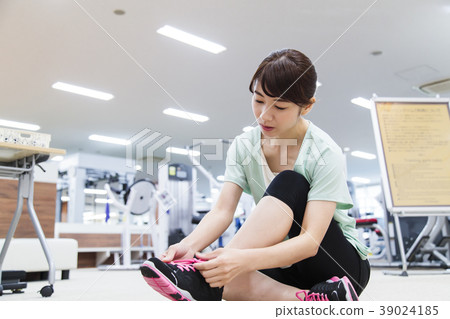 Fitness gym woman fitness club 39024185