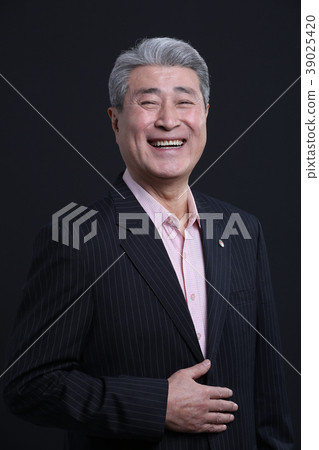 亞洲人的表情，資深，中年，老人，特寫鏡頭，笑，微笑，幸福，健康 39025420