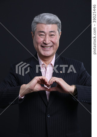 亞洲人的表情，資深，中年，老人，特寫鏡頭，笑，微笑，幸福，健康 39025446