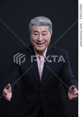 亞洲人的表情,資深,中年,老人,特寫鏡頭,笑,微笑,幸福,健康 亞洲人的表情,資深,中年,老人,特寫鏡頭,笑,微笑,幸福,健康 39025460