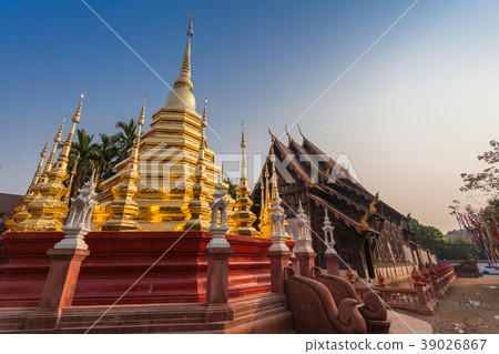 Chedi Luang temple of the Great Stupa Chedi Luang temple of the Great Stupa 39026867