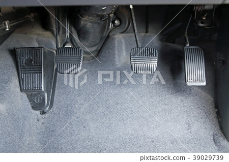 3-pedal manual car 39029739