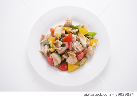 Stir fried chicken and paprika 39029884