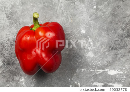 Red bell pepper on gray background. Top view Red bell pepper on gray background. Top view 39032778
