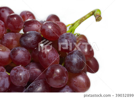 Ripe red grape with bunch isolated Ripe red grape with bunch isolated 39032899
