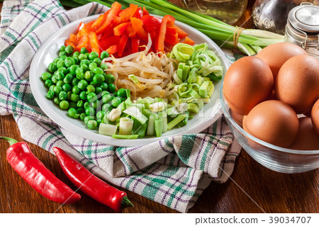 Ingredients ready for preparing egg fu yung Ingredients ready for preparing egg fu yung 39034707