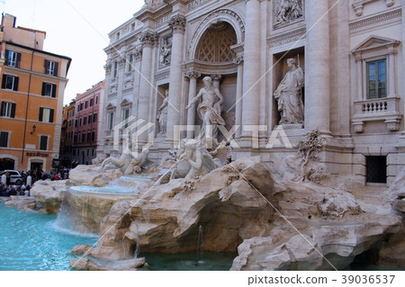 Trevi Fountain Trevi Fountain 39036537