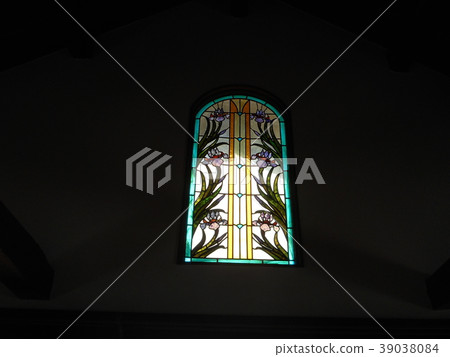 Stained glass  39038084