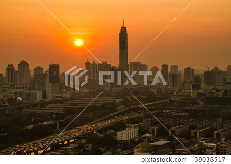 Cityscape of Bangkok in sunset Cityscape of Bangkok in sunset 39038517
