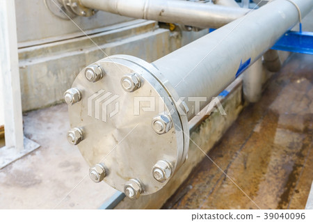 Pipe fittings joint with new screws and nuts.  39040096