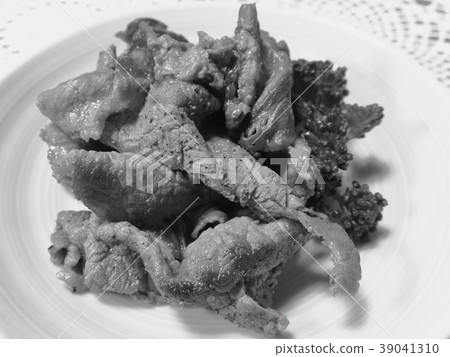 Home-made, rustic homemade "thin sliced beef grilled meat" 39041310