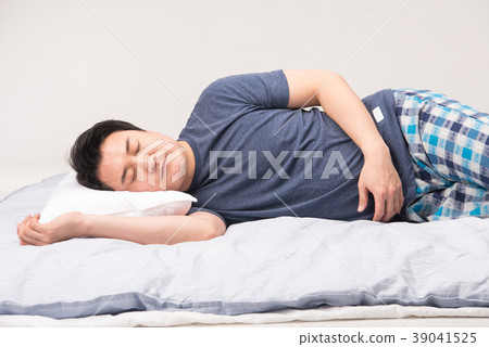 Sleep, morning, middle-aged Sleep, morning, middle-aged 39041525