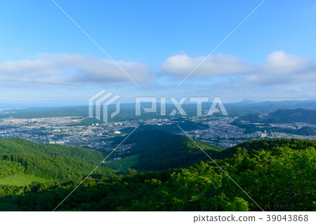 北海道札幌市容從Moiwayama天文台觀看 北海道札幌市容從Moiwayama天文台觀看 39043868