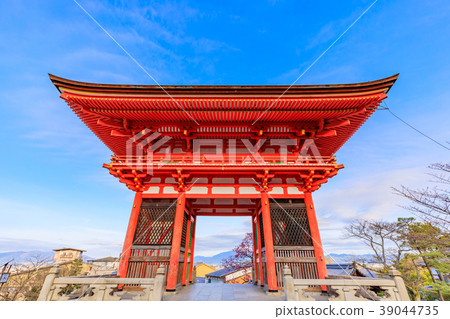 Kyoto Spring of Kiyomizu-dera Temple 39044735