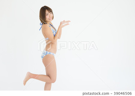 Japanese women in bikini 39046506
