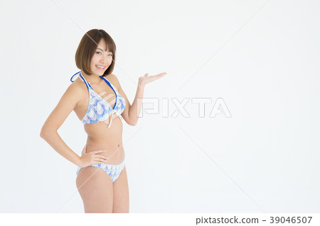 Japanese women in bikini 39046507