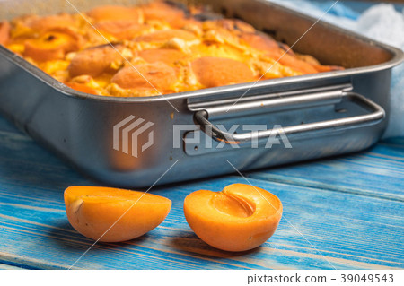 Tart with apricots. Tart with apricots. 39049543