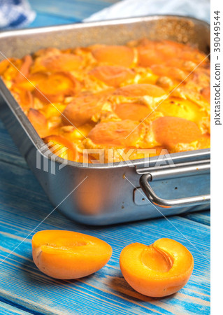 Tart with apricots. Tart with apricots. 39049544