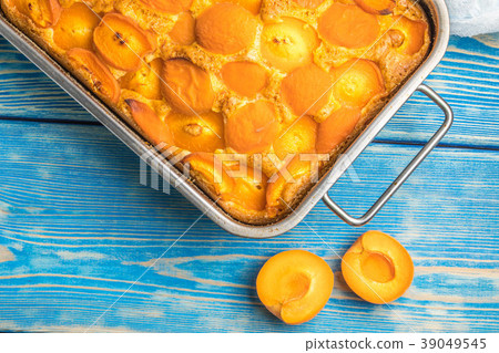 Tart with apricots. Tart with apricots. 39049545