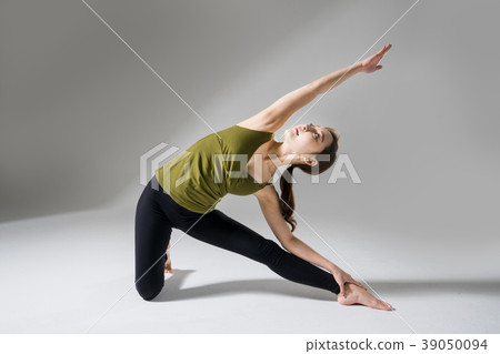 yoga 39050094