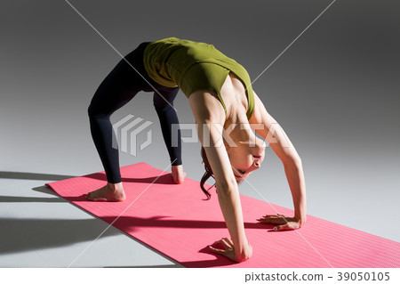 yoga yoga 39050105