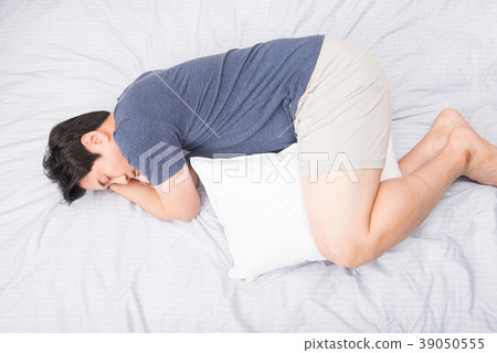 早上,睡覺,中年 早上,睡覺,中年 39050555